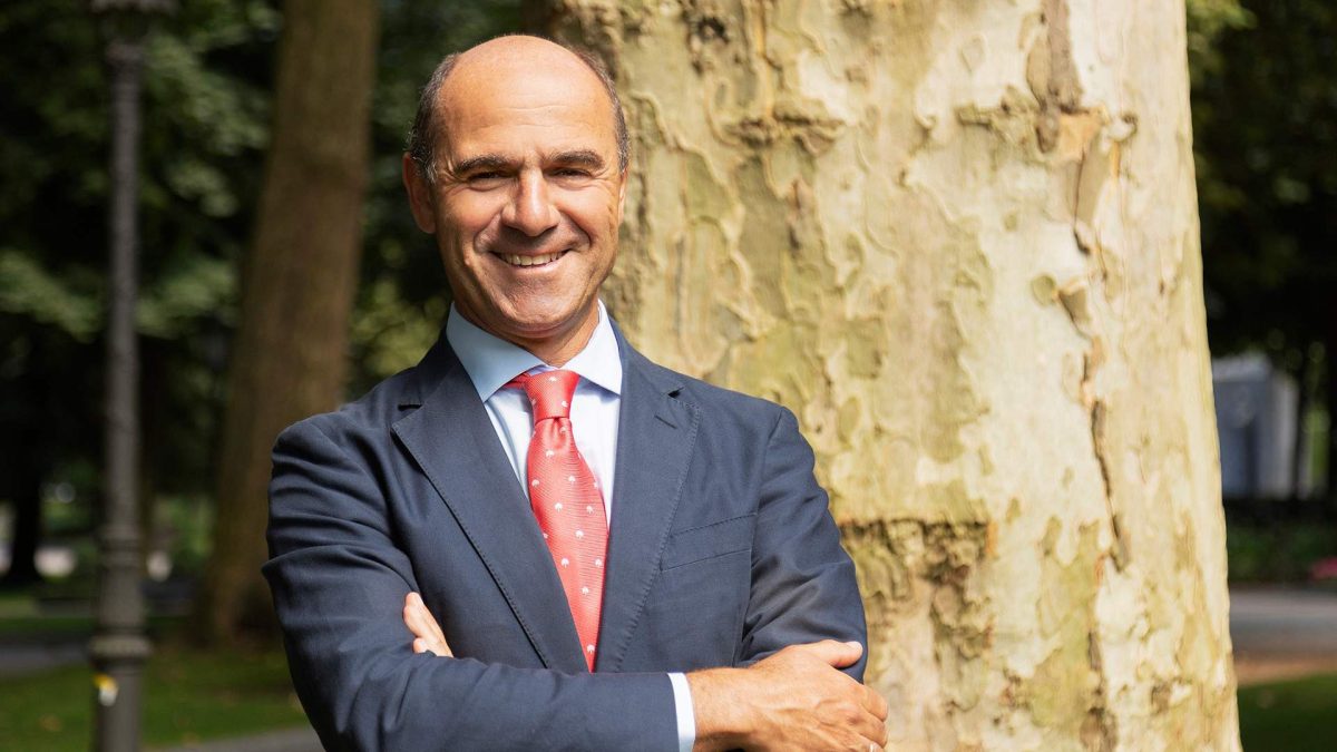 Hablamos con Íñigo Cabal, presidente de la Asociación Asturiana de Empresa Familiar