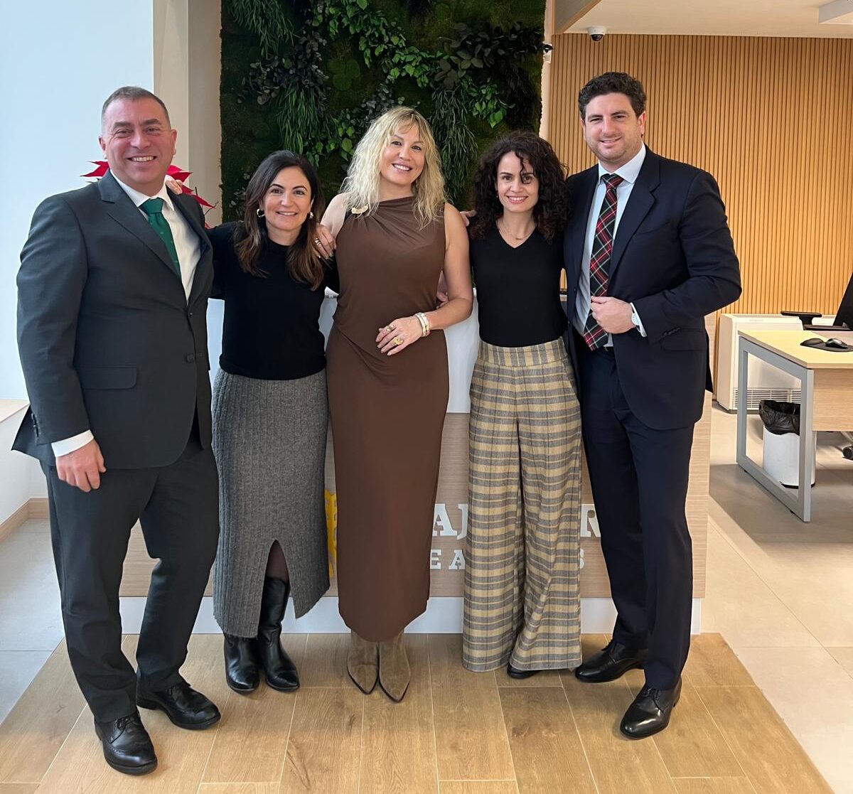 PHOTO-2025-12-22-09-03-25